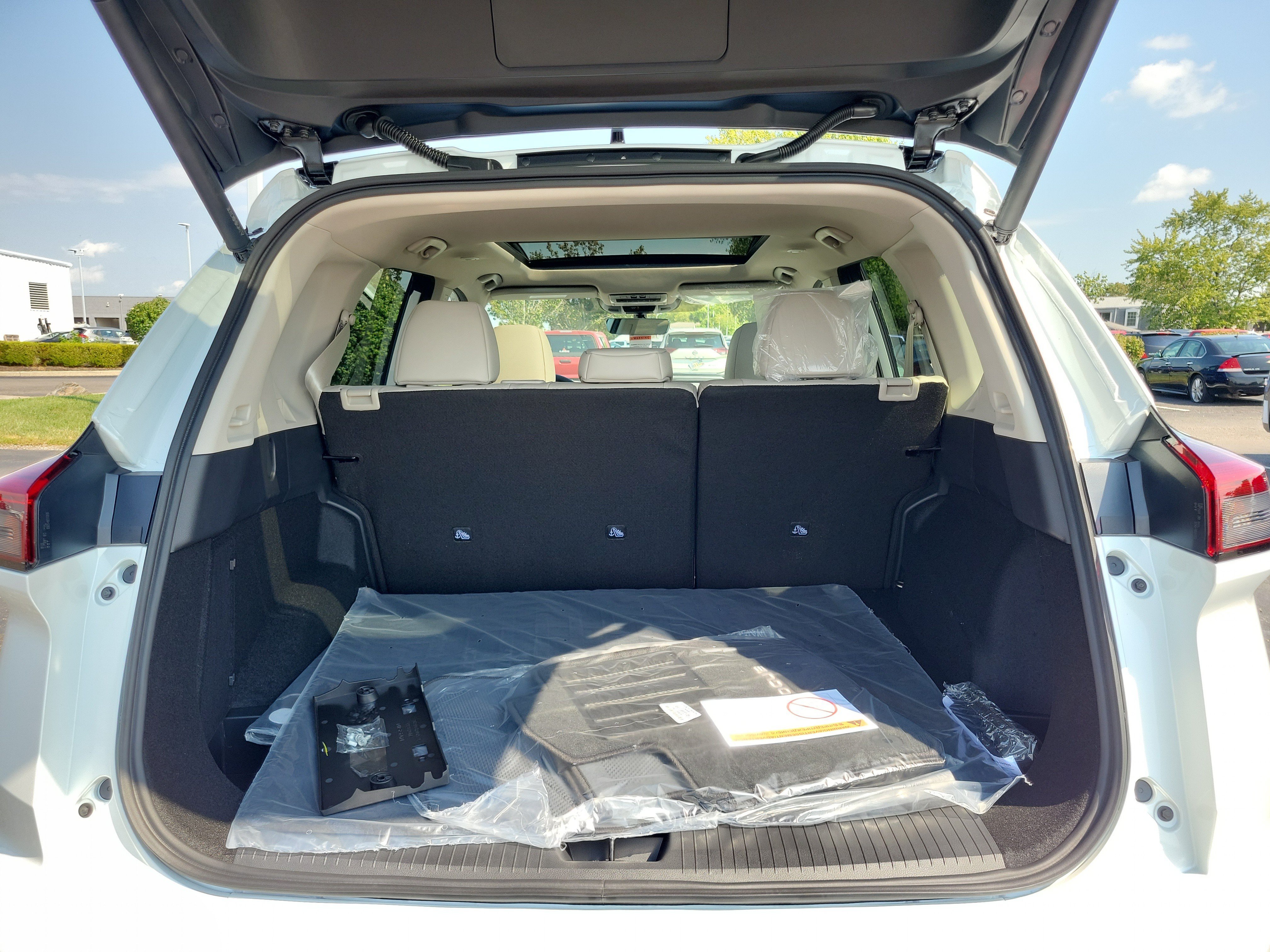 New 2026 Nissan Rogue Dark Armor AWD/4WD image 8