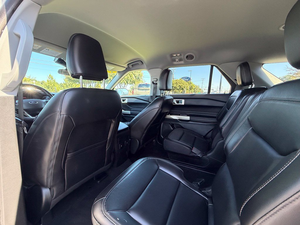 Used 2023 Ford Explorer XLT w/ Equipment Group 202A RWD image 27