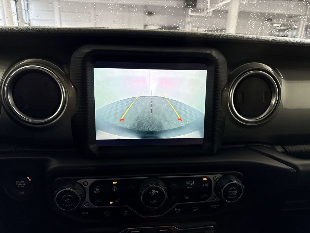 Used 2020 Jeep Wrangler Unlimited Sahara AWD/4WD image 19