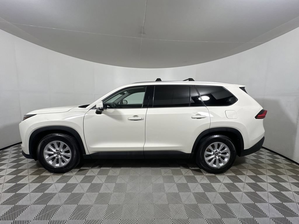 Used 2024 Toyota Grand Highlander AWD image 4