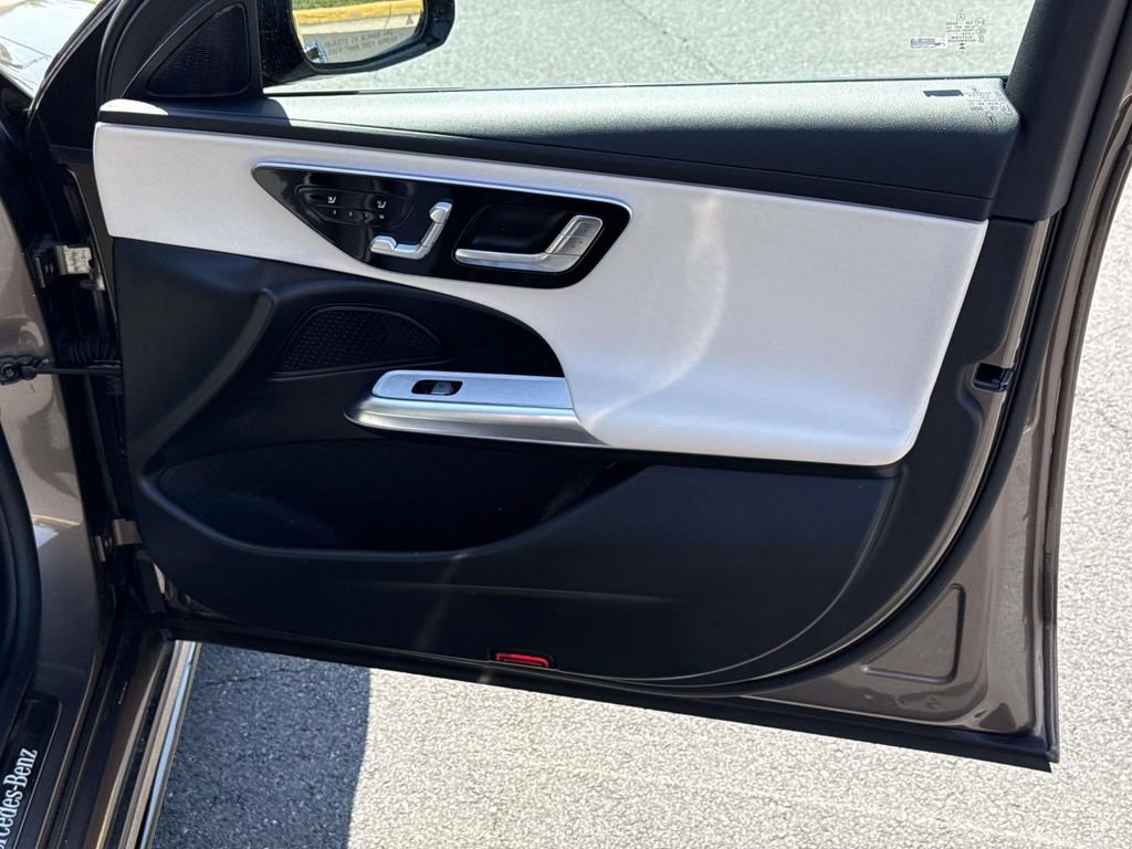 Used 2025 Mercedes-Benz E 350 4MATIC Sedan image 26