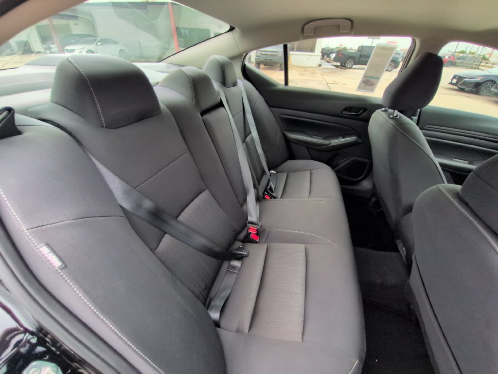 Used 2025 Nissan Altima 2.5 SV FWD image 29