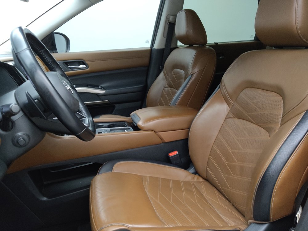 Used 2022 Nissan Pathfinder Platinum w/ Cargo Package FWD image 17