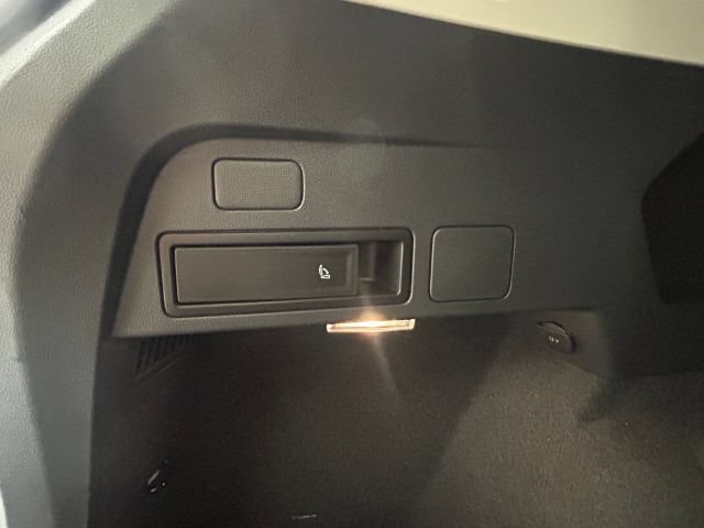 Used 2019 Volkswagen Tiguan S AWD/4WD image 22