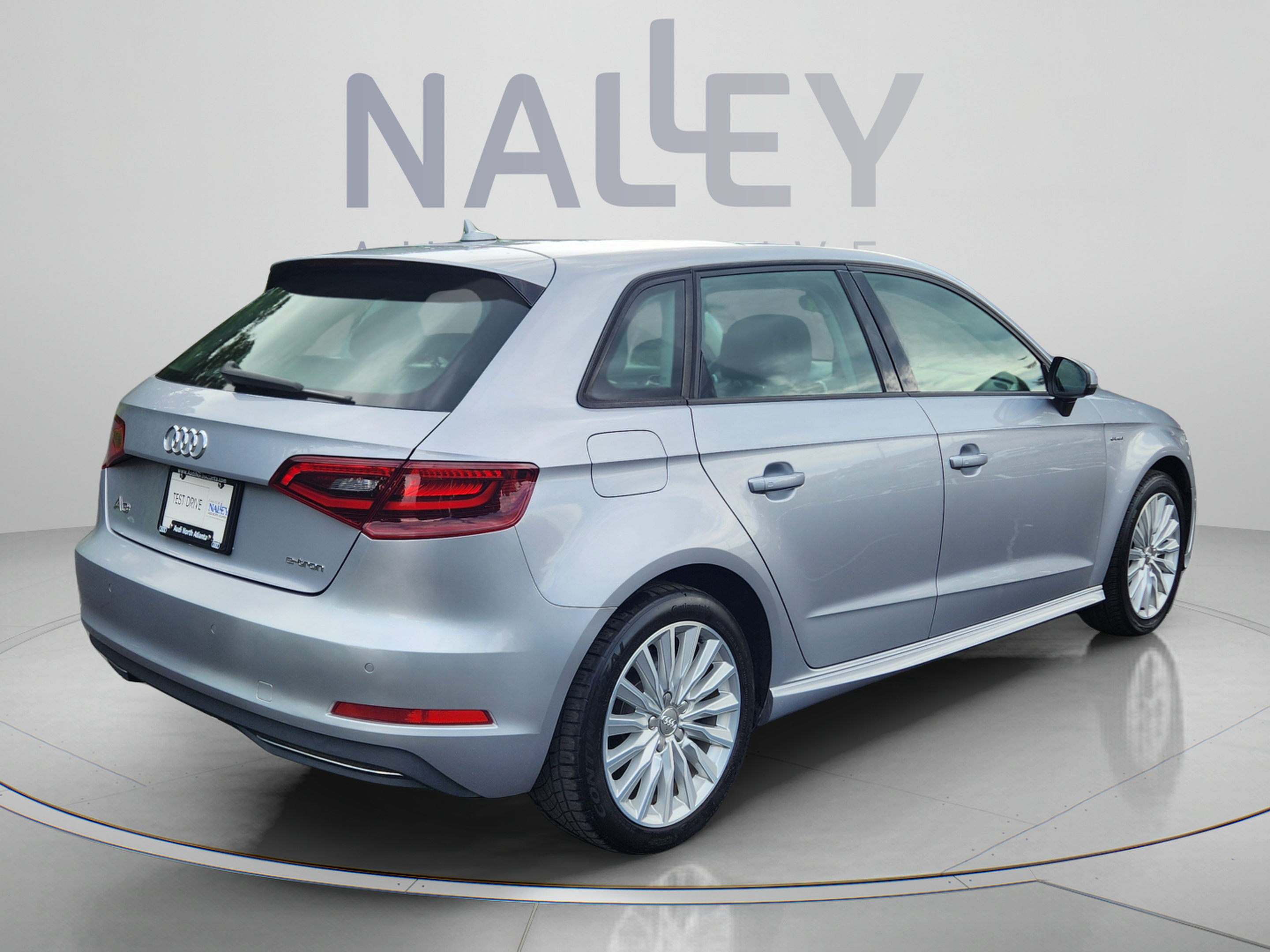 Used 2016 Audi A3 e-tron Premium w/ 17" Wheel Package FWD image 5