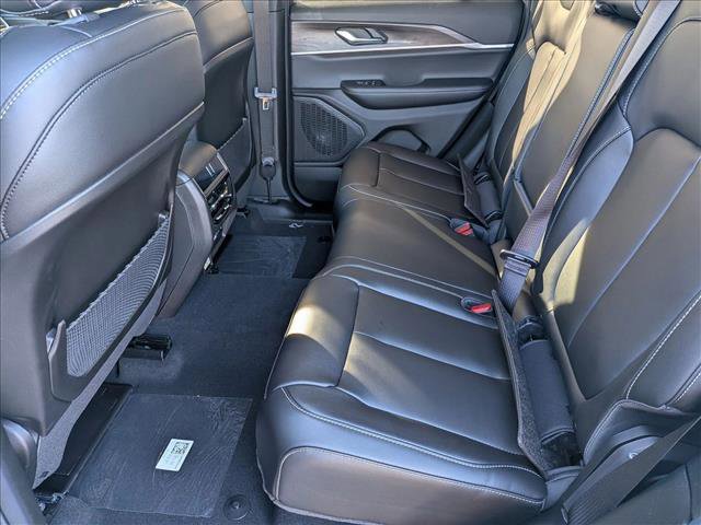 New 2025 Jeep Grand Cherokee Limited w/ Black Appearance Package image 14