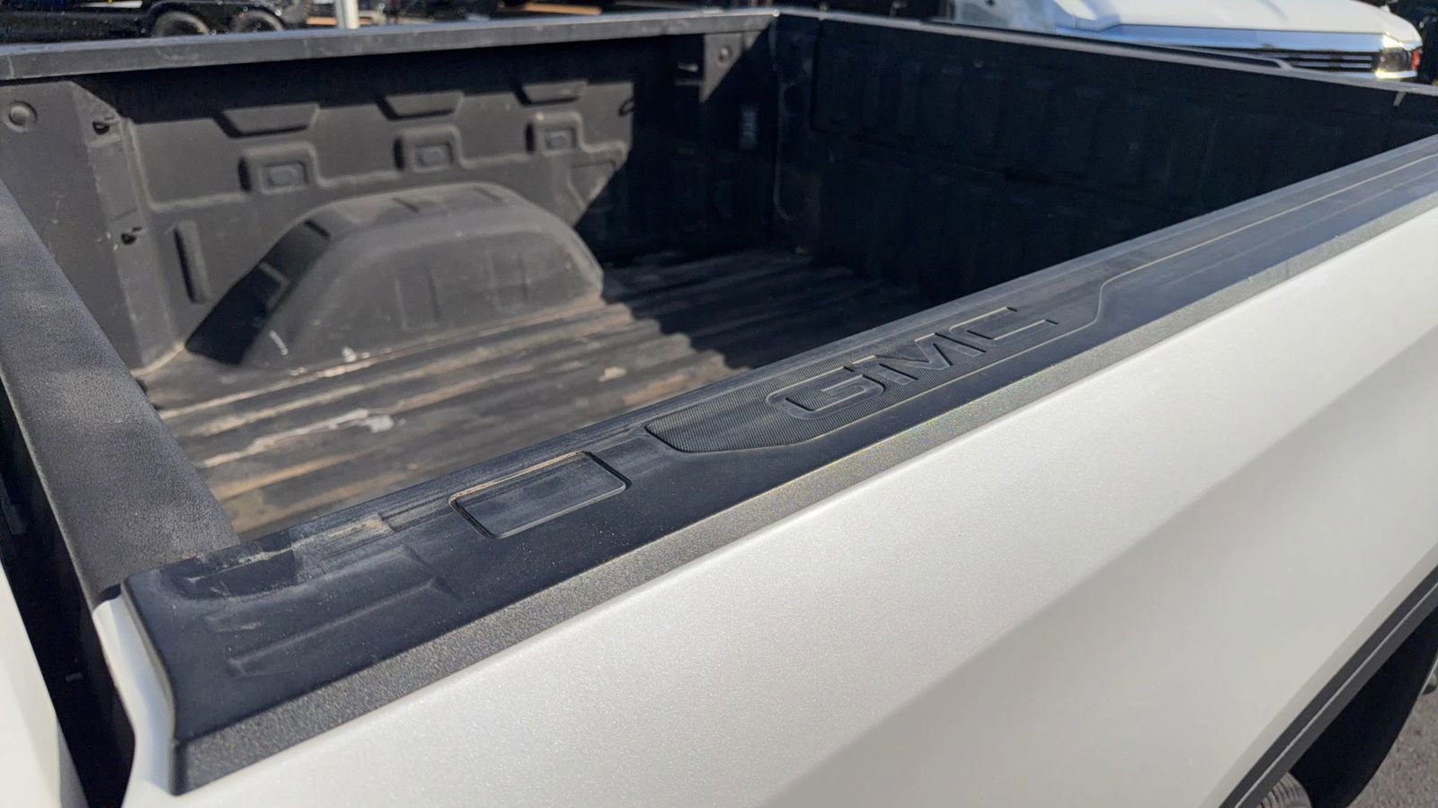 Used 2019 GMC Sierra 1500 SLT w/ SLT Premium Plus Package AWD/4WD image 38