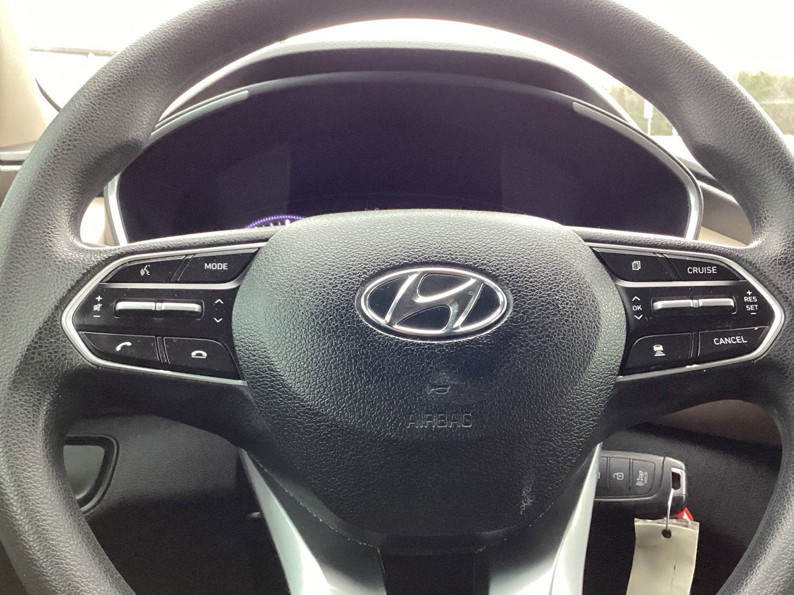 Used 2020 Hyundai Santa Fe SE image 10