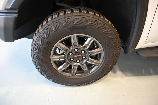 Used 2025 GMC Sierra 1500 AT4X AWD/4WD image 34
