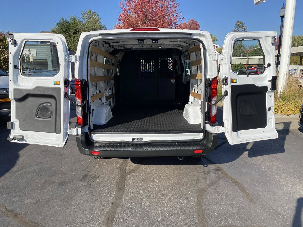 Used 2025 Ford Transit 250 Low Roof w/ Exterior Upgrade Package RWD image 10
