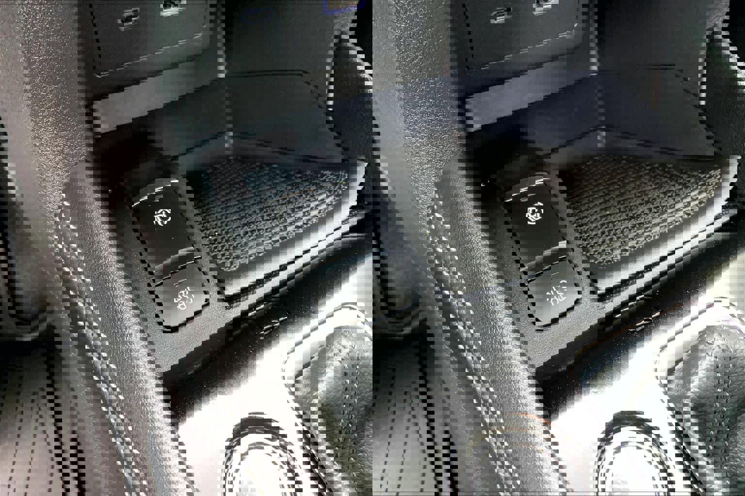 Used 2023 Nissan Kicks SV image 30