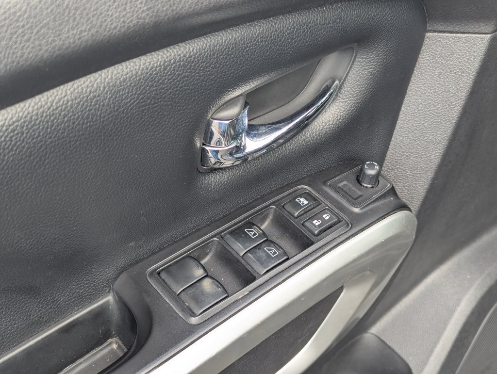 Used 2017 Nissan Titan PRO-4X AWD/4WD image 19