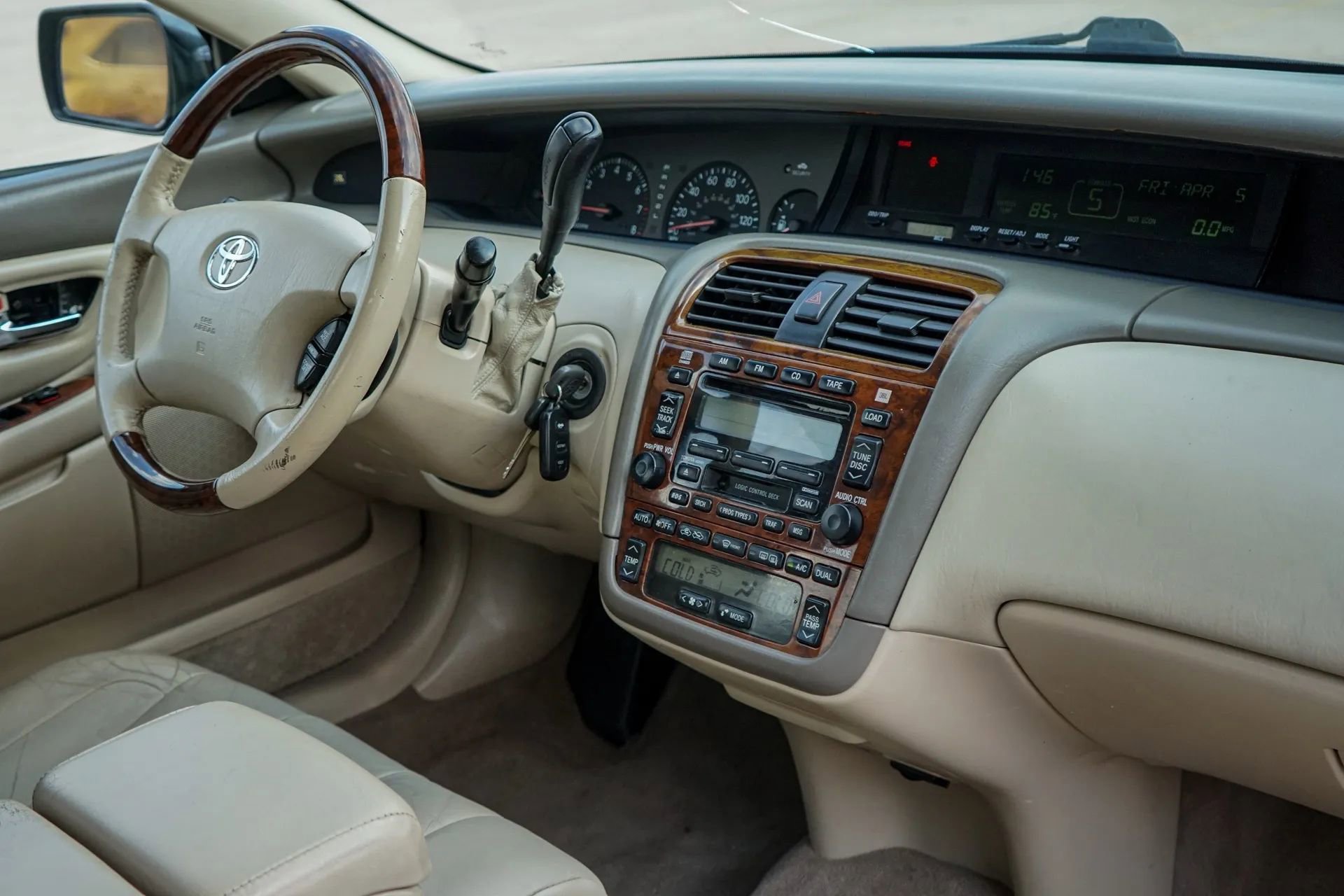 Used 2004 Toyota Avalon XLS image 34