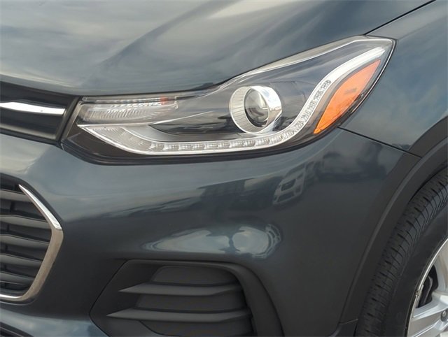 Used 2021 Chevrolet Trax LT w/ LT Convenience Package image 9