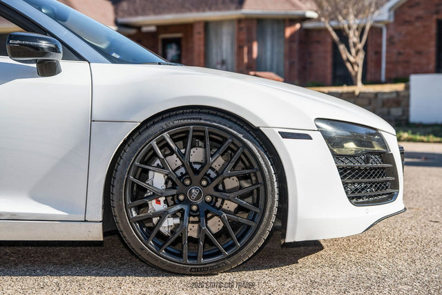 Used 2015 Audi R8 V8 w/ Full Leather Package image 11