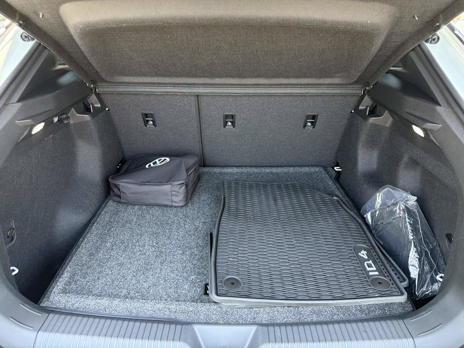 Certified 2025 Volkswagen ID.4 Pro AWD/4WD image 5