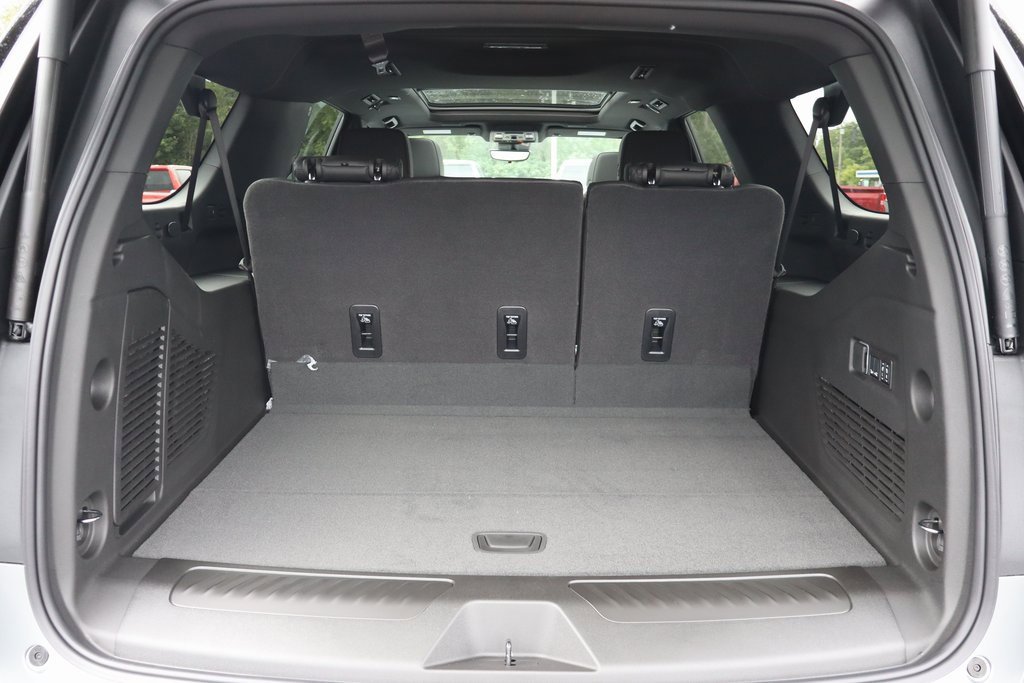 New 2025 Chevrolet Suburban LT w/ Advanced Technology Package image 25