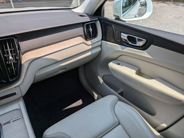 Used 2022 Volvo XC60 B5 Inscription w/ Advanced Package FWD image 20
