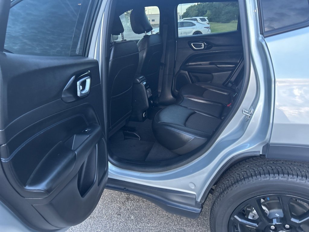 Used 2025 Jeep Compass Latitude w/ Altitude Special Edition image 23