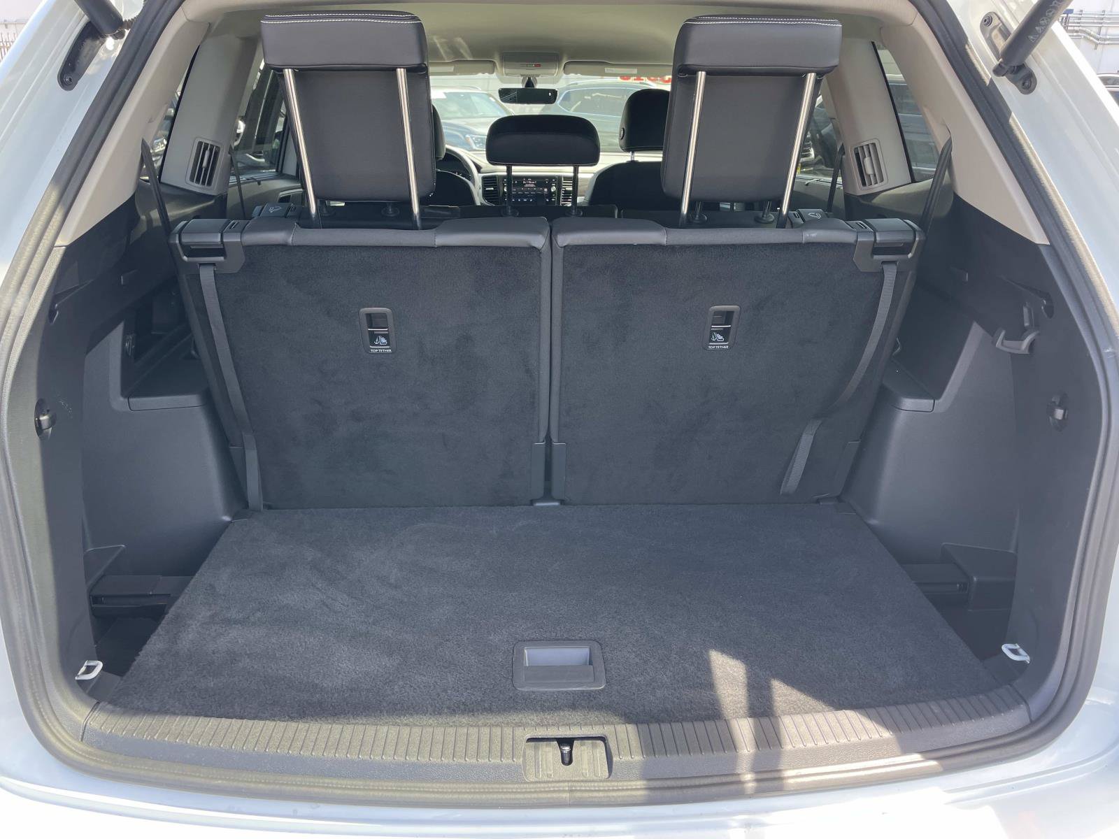 Certified 2023 Volkswagen Atlas SE w/ Black Wheel Package FWD image 5