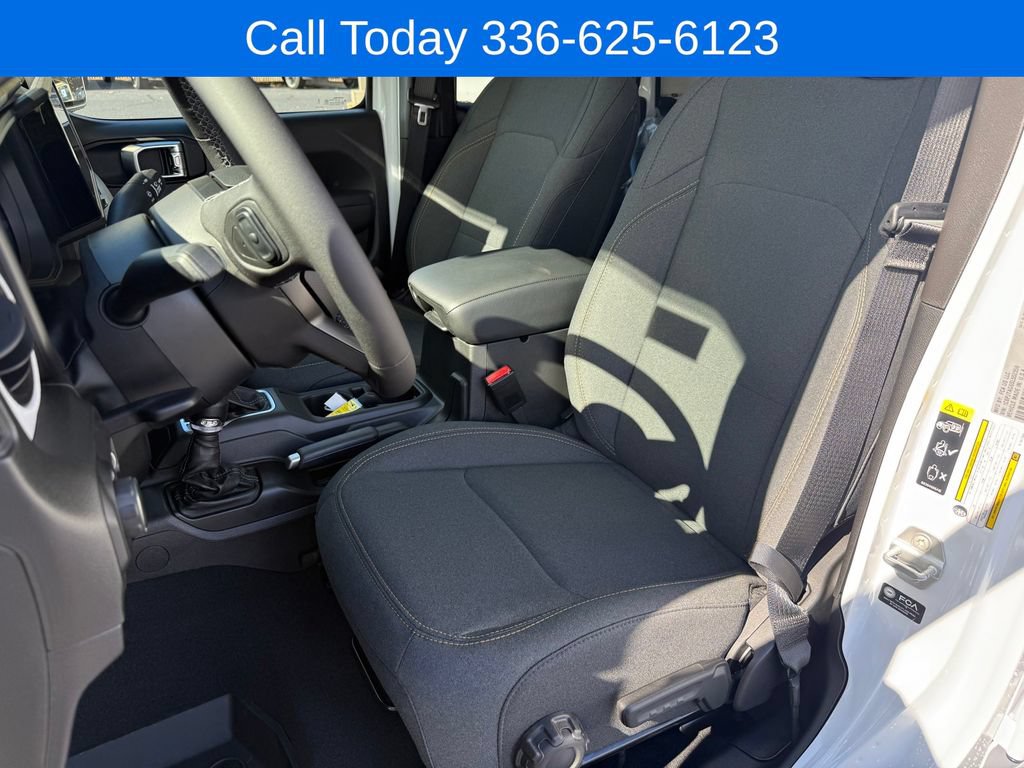 New 2025 Jeep Gladiator Sport AWD/4WD image 16