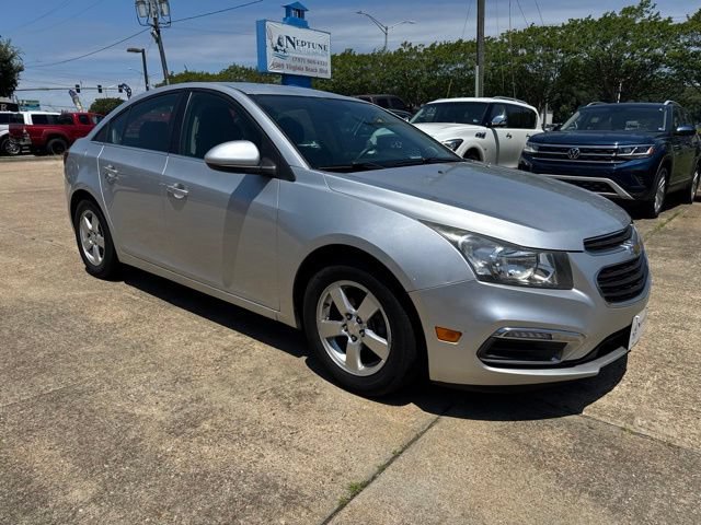 Used 2016 Chevrolet Cruze LT FWD image 3