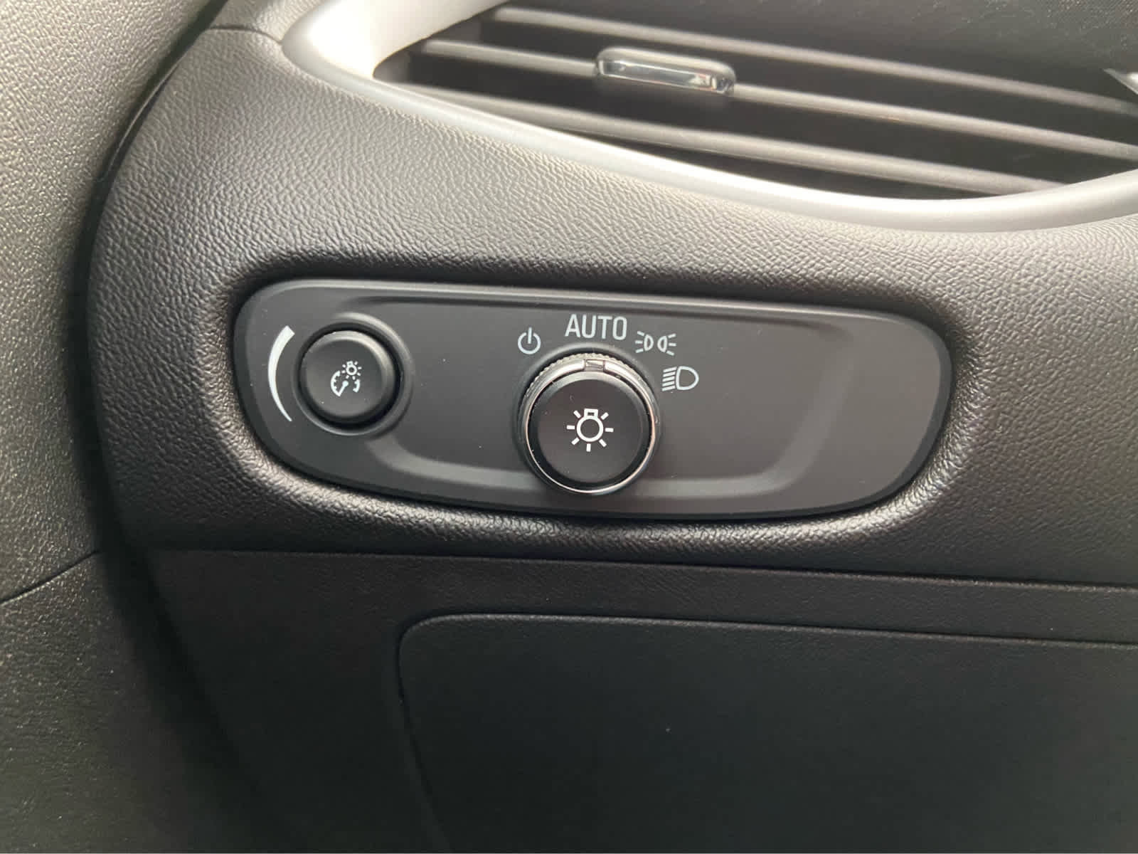 Used 2024 Chevrolet Malibu LT image 33