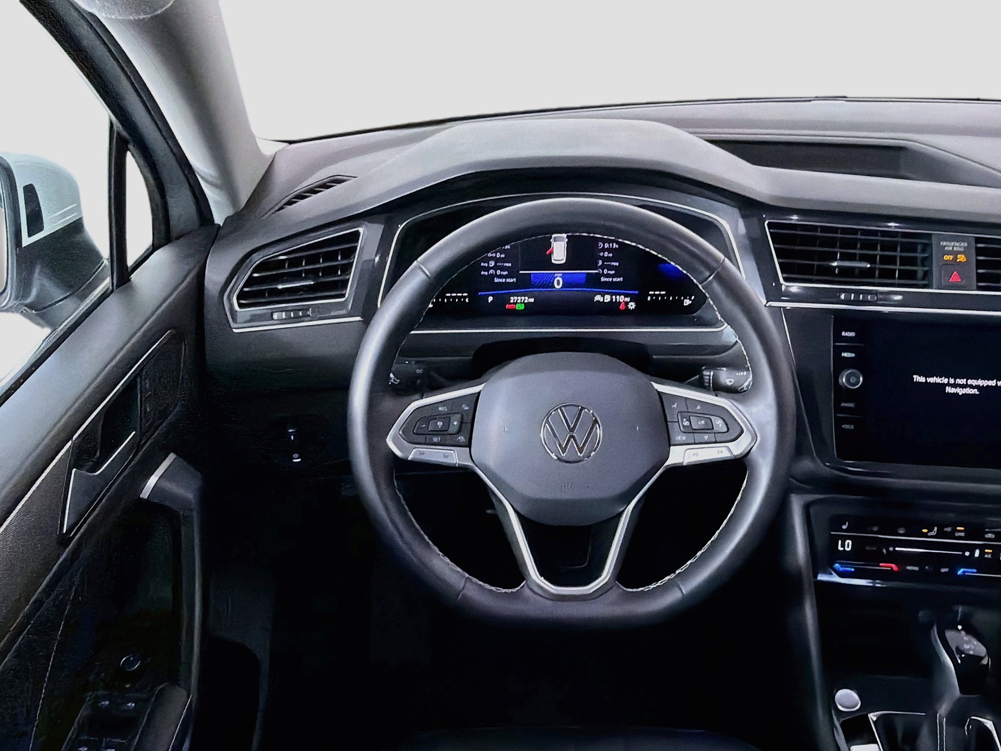 Used 2023 Volkswagen Tiguan SE FWD image 17