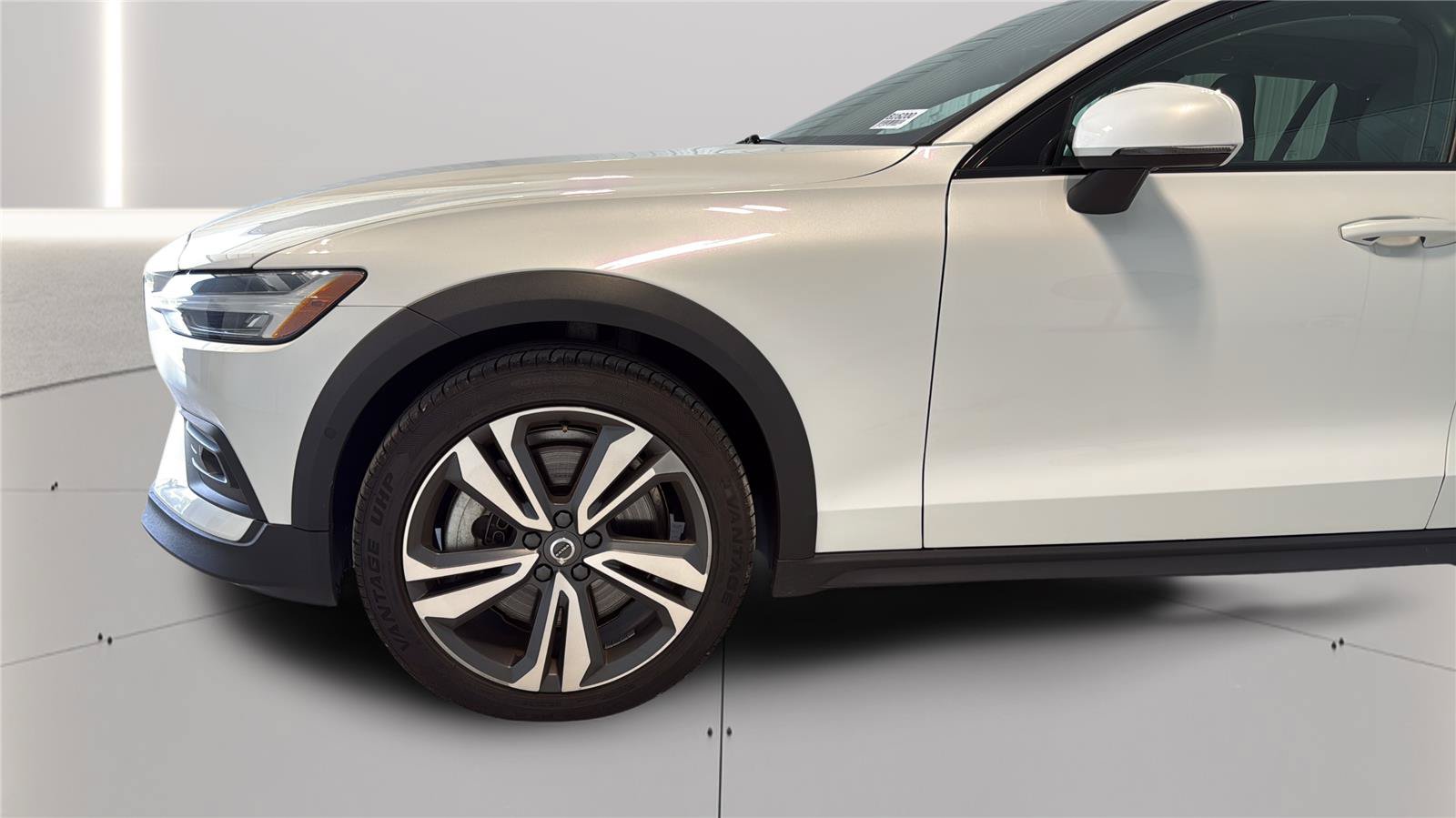 Used 2025 Volvo V60 B5 Cross Country Plus AWD/4WD image 19