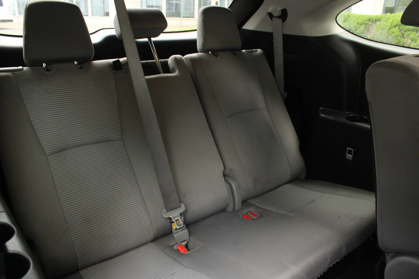 Used 2021 Toyota Highlander LE AWD/4WD image 26