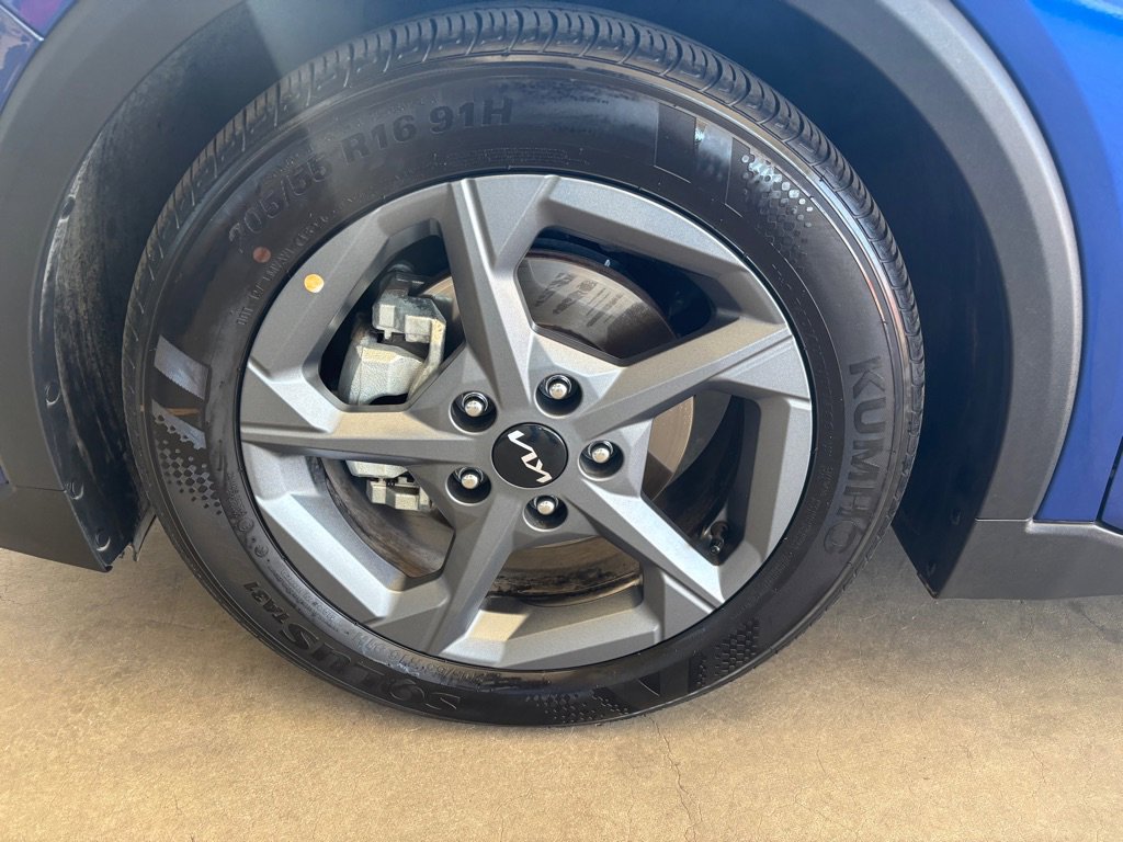 Used 2025 Kia K4 LX FWD image 58