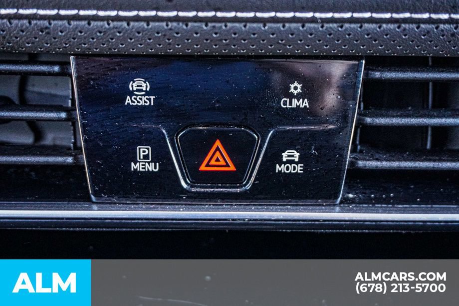 Used 2024 Volkswagen Atlas Cross Sport SE image 41