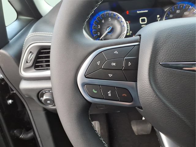 New 2026 Chrysler Pacifica Select FWD image 17