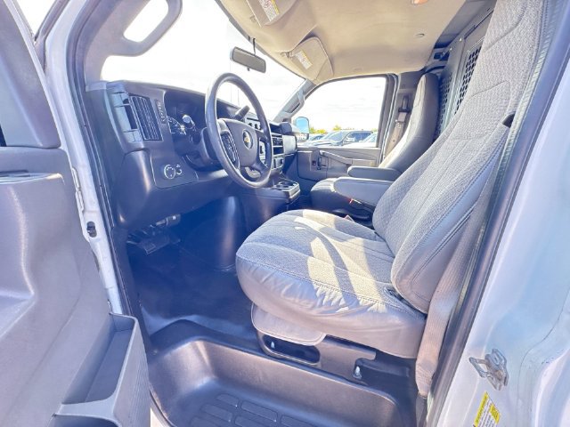Used 2016 Chevrolet Express 2500 RWD image 10
