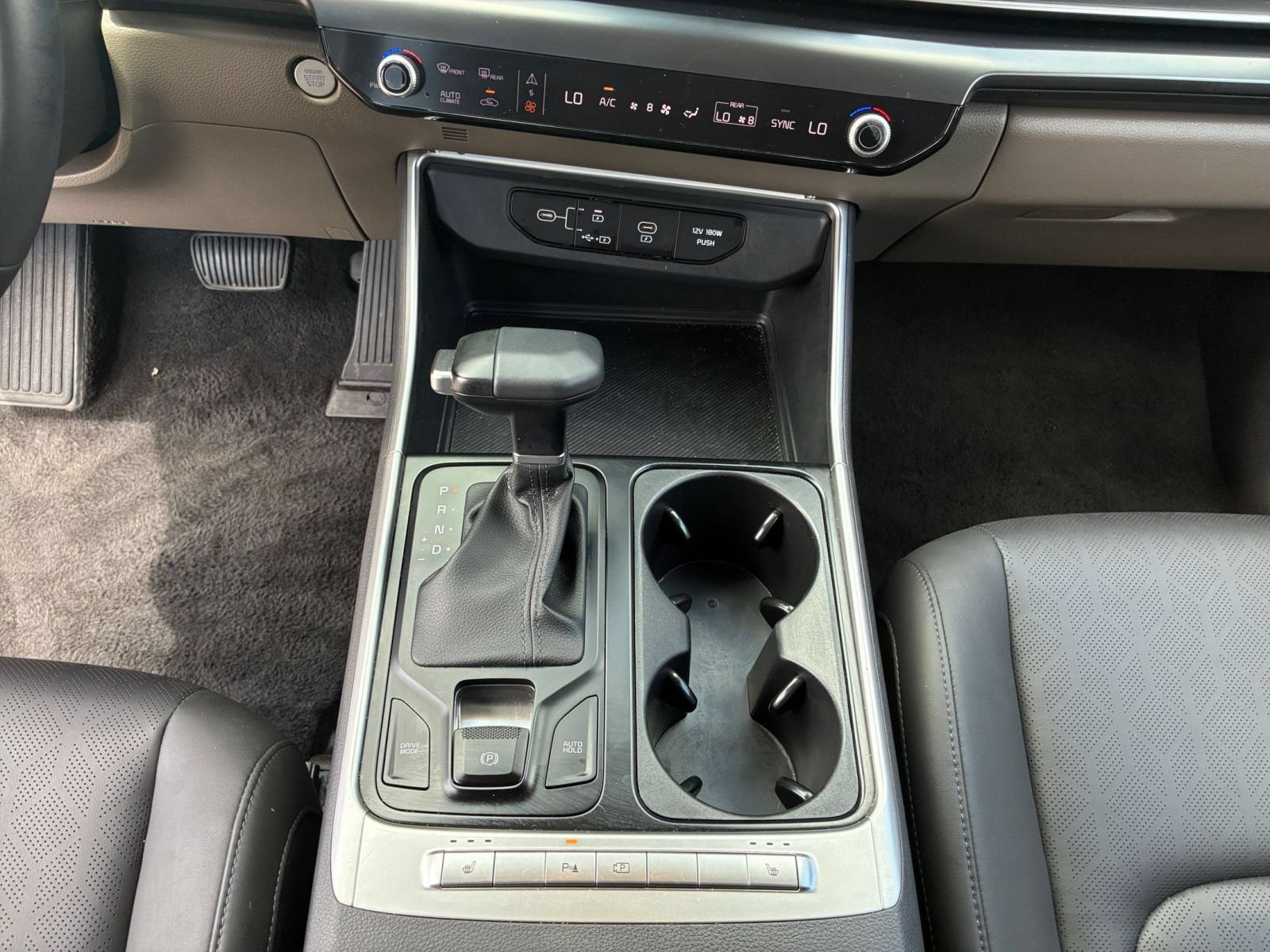 Used 2026 Kia Carnival FWD image 40