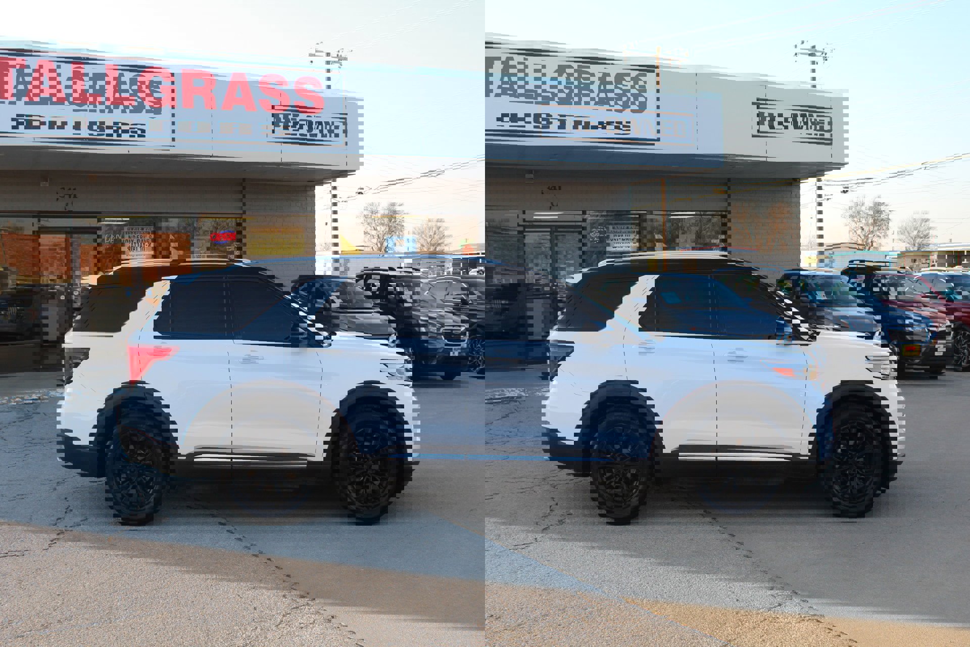 Used 2020 Ford Explorer Limited image 3