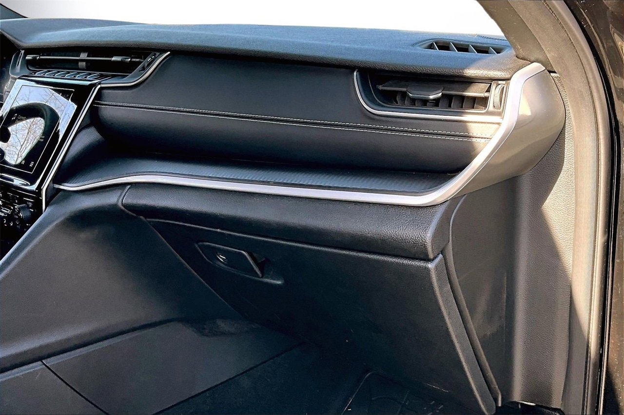 Used 2023 Jeep Grand Cherokee L Altitude image 18