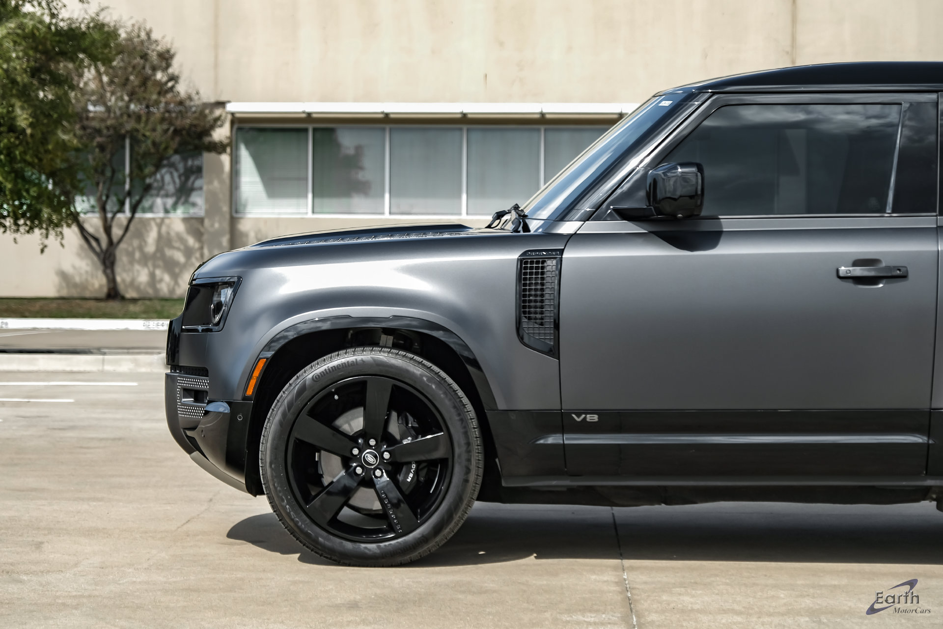 Used 2023 Land Rover Defender 90 V8 AWD/4WD image 8