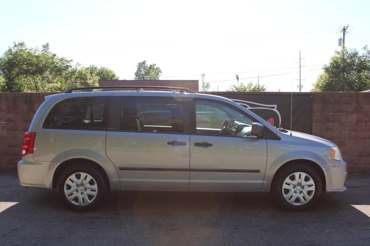 Used 2014 Dodge Grand Caravan American Value Package FWD image 5