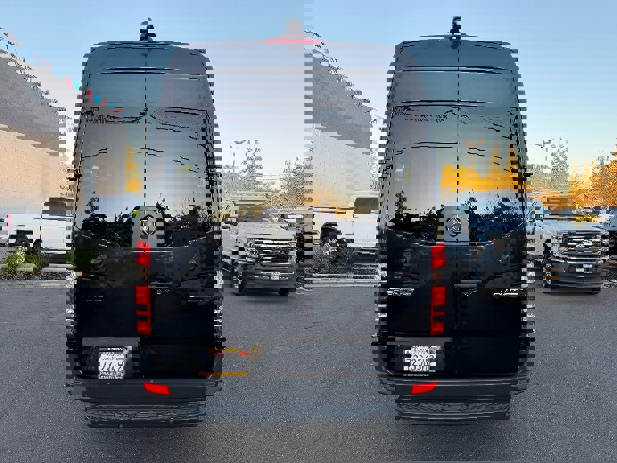 Used 2016 Mercedes-Benz Sprinter 2500 image 6