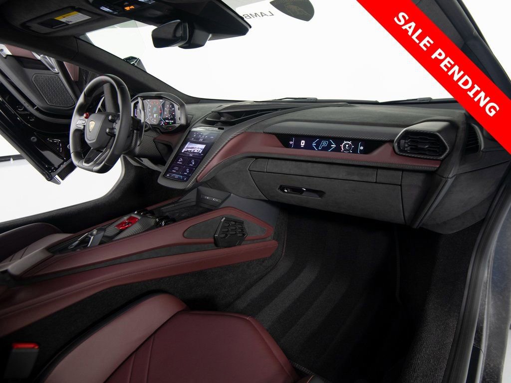 Used 2025 Lamborghini Revuelto image 32