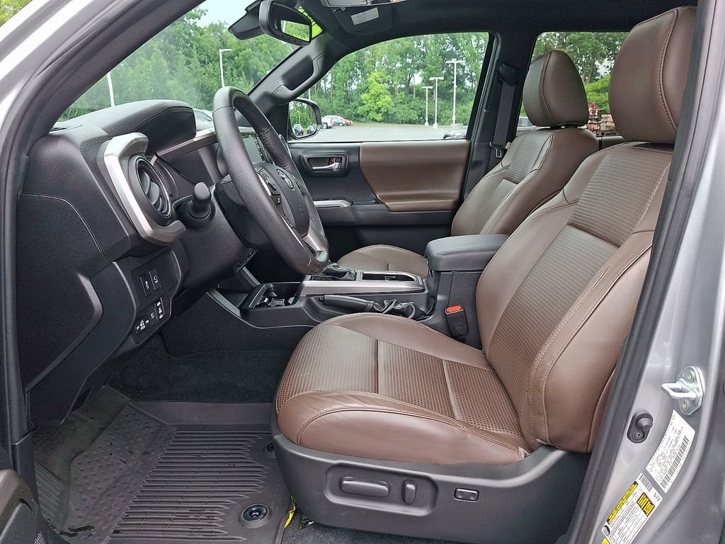 Certified 2023 Toyota Tacoma Limited AWD/4WD image 13