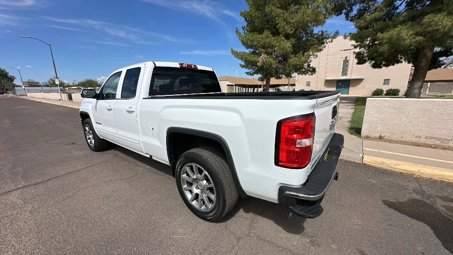 Used 2018 GMC Sierra 1500 SLE w/ SLE Value Package RWD image 2