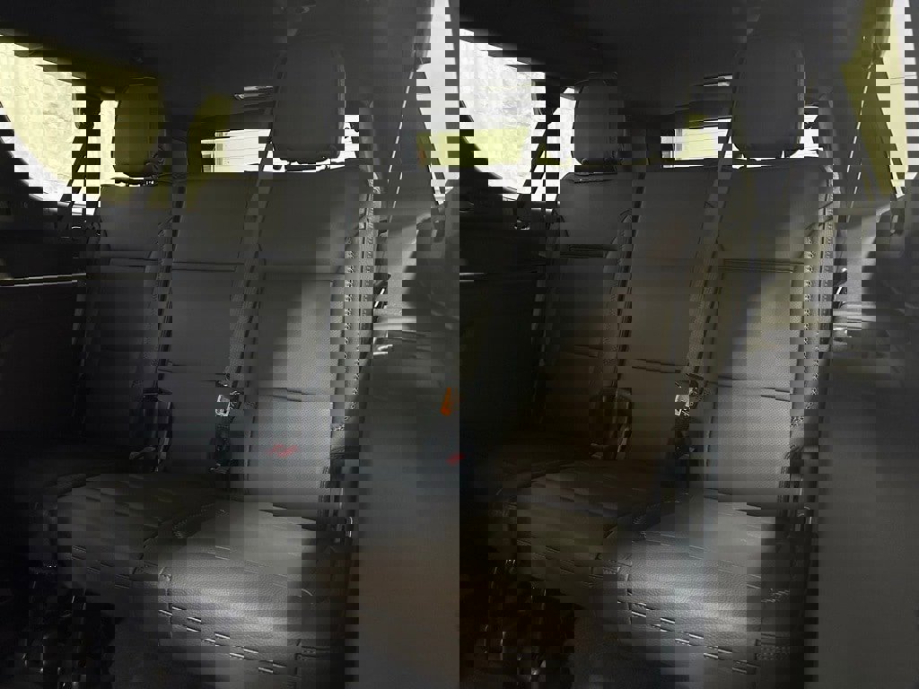 Used 2025 GMC Yukon XL Denali w/ Sun & Power Step Package image 45