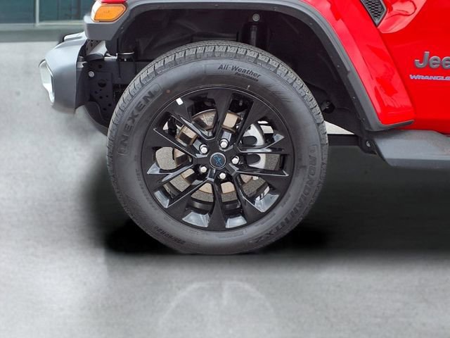 Used 2025 Jeep Wrangler Unlimited Sahara AWD/4WD image 12