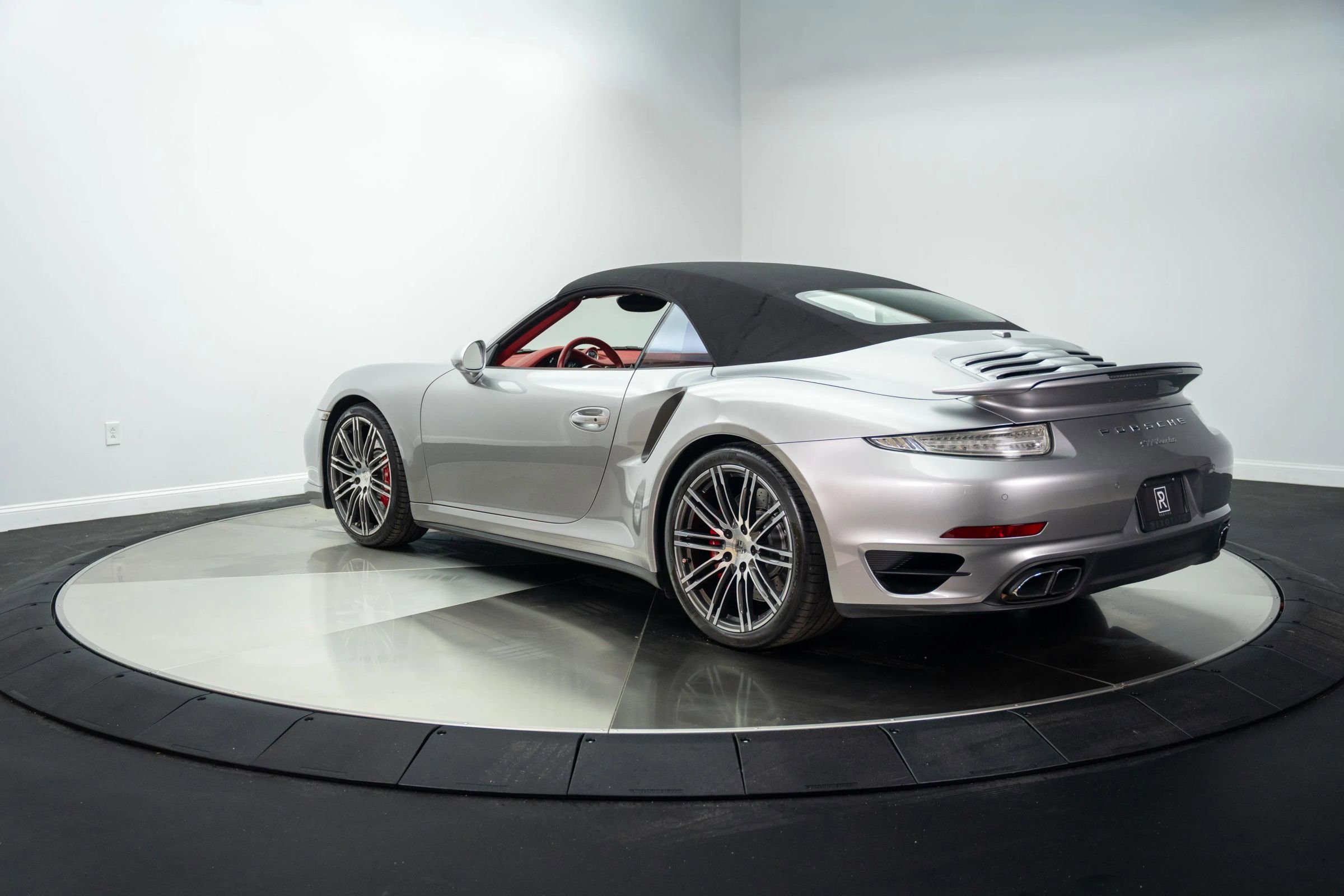 Used 2015 Porsche 911 Turbo image 8