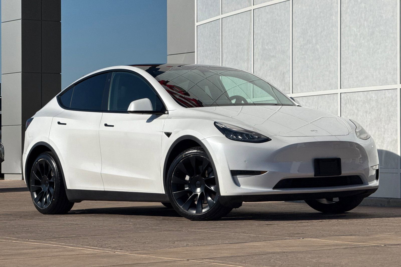 Used 2021 Tesla Model Y Long Range video 2