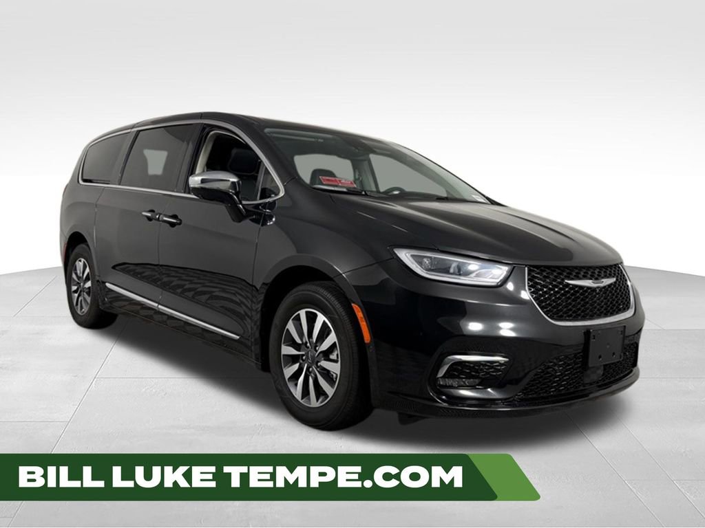 Used 2023 Chrysler Pacifica Limited