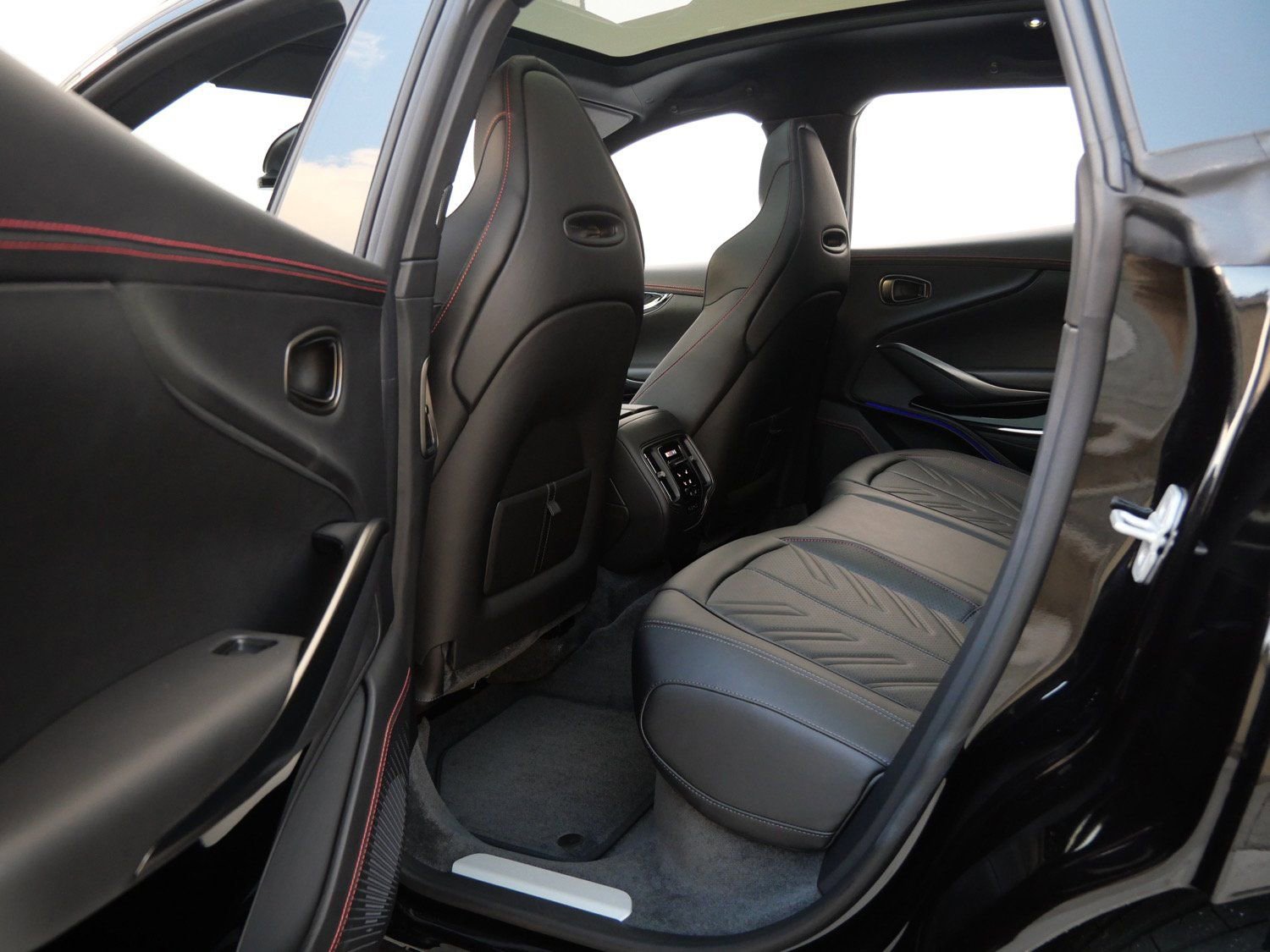 New 2026 Aston Martin DBX S image 21