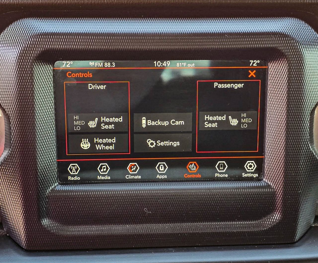 Used 2020 Jeep Wrangler Unlimited Sahara w/ Cold Weather Group AWD/4WD image 17